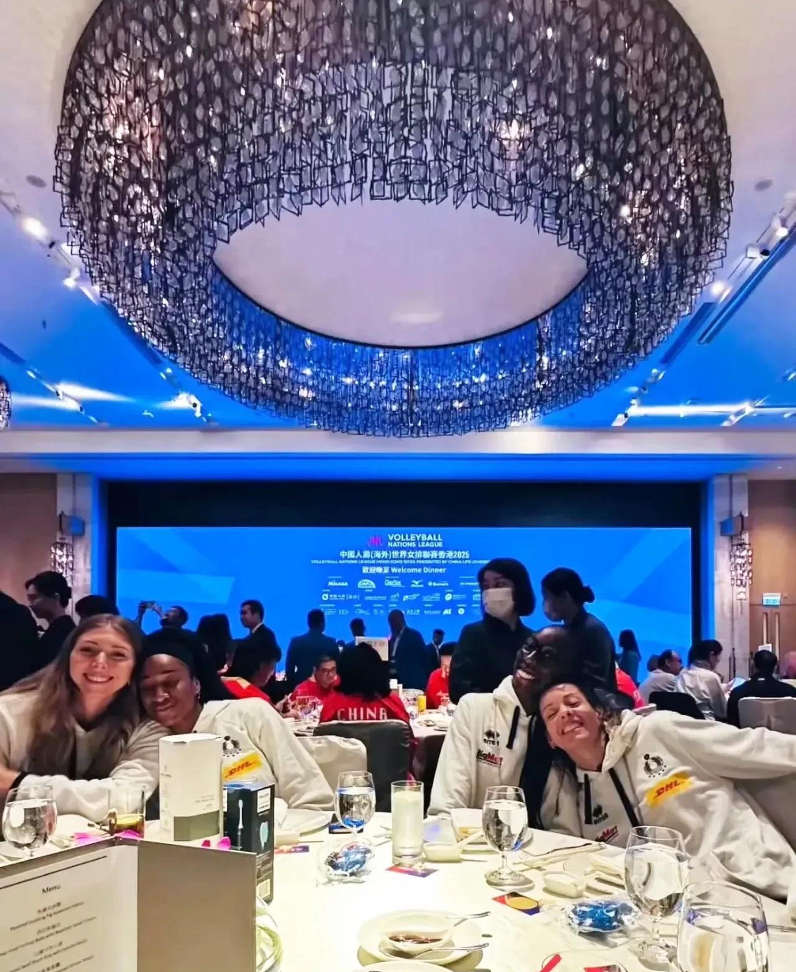 爱游戏官方-锐不可当首场状态出色，热火观众沸腾！，Ning重返赛场赛场气氛高涨